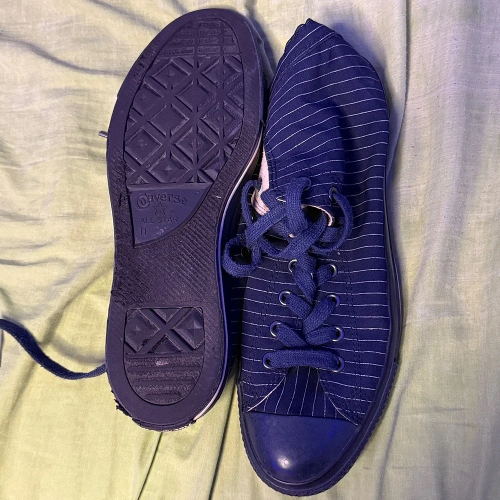Converse - 2000s Navy Pinstripe - Picture 3 of 3